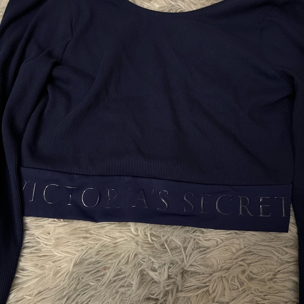 Victoria secret long sleeve top - Picture 5 of 10